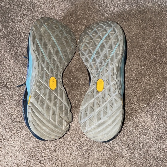 Women’s hiking shoes - Picture 2 of 3